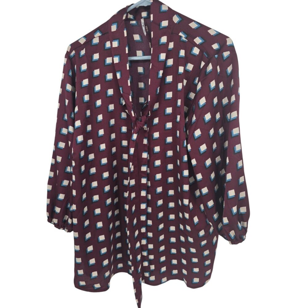 3rd & Malt Size 1X Womens Top Geometric Print Tie Neck Career Blouse
